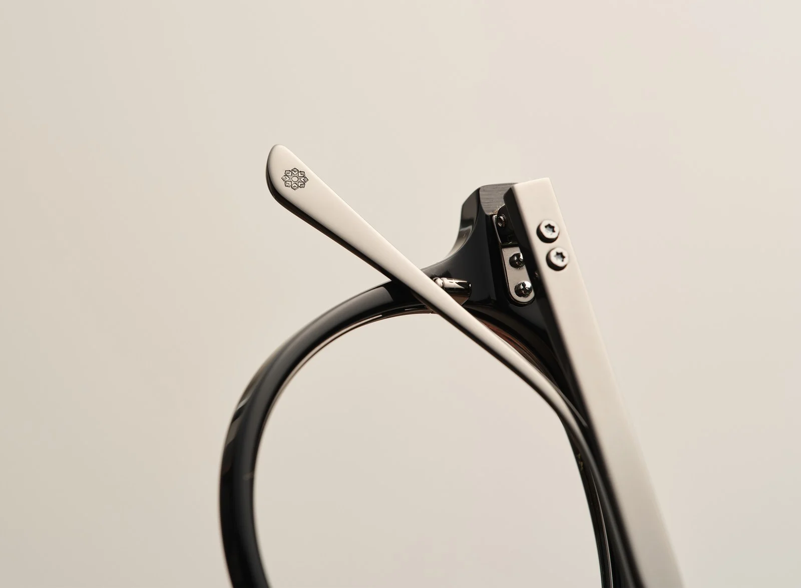 Custom hinges and star pins